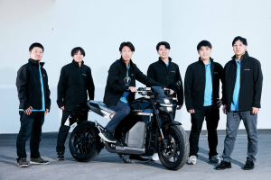 Zvuk ticha: vývoj charakteru modelu Honda WN7